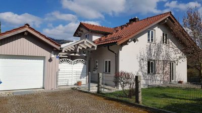 Große Wohnung / Haus in ruhiger Siedlungslage Nh. Schloss Egg