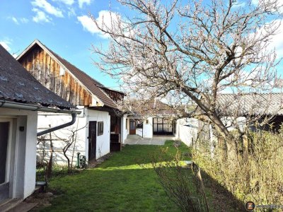 Kleines Landhaus mit Innenhof, ideal für Selbstversorger