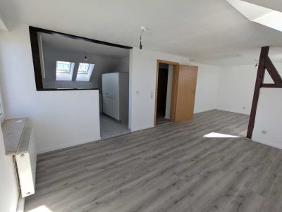 Remshalden: renov., helle, moderne 2,5-Zi-DG-Whg, neue EBK, beste Wohnlage, 64 qm, ab 1.3. oder 1.4.