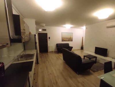 Stilvolle, sanierte 1,5-Raum-Wohnung mit Einbauküche in Esslingen am Neckar