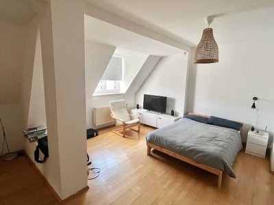 SEHR SCHÖN! Charmante 2-Zimmer Wohnung in der Theo-Neubauer-Straße