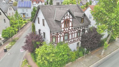 Viel Platz: Einfamilienhaus mit Garten und Doppelgarage zentral in Werdorf