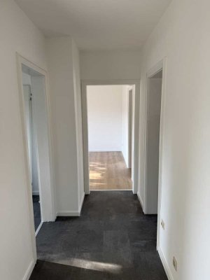 Frisch renovierte 3,5 Zimmer Wohnung