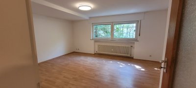 Helle Erdgeschosswohnung Nähe Mediterana