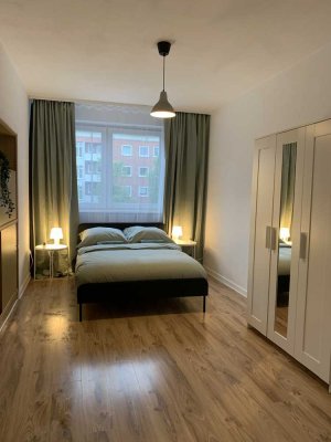 Vollmöbliert und ausgestattete 3-Raum-Wohnung mit Balkon und Einbauküche in Hamburg Eimsbüttel