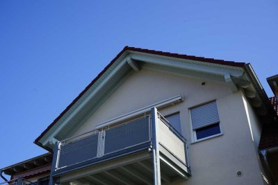 Stilvolle 2-Raum-Dachgeschosswohnung mit Balkon Großheubach