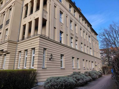 Großzügige 2-Zimmer Wohnung im schönen Altbau in Schmargendorf