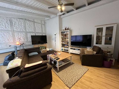Große 2-Zimmerwohnung mit Einbauküche in Neustadt!