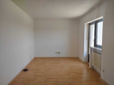 *** attraktive 2-Zimmer Wohnung mit schönem Ausblick auf Burgkirchen ***