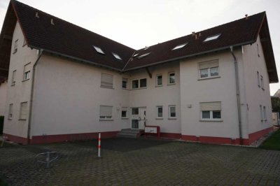 Bezaubernde 3- Zi. Dachgeschoss-Wohnung in ruhiger Lage von Butzbach