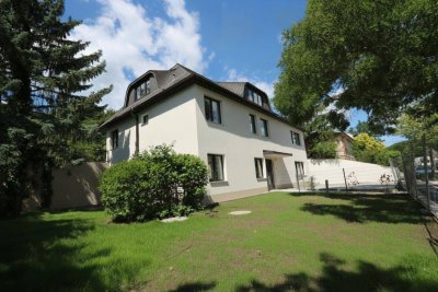ERSTBEZUG NACH SANIERUNG - MODERNE VILLENENTAGE mit 3-Zimmern (barrierefrei), großem Garten und Autoabstellplatz in bester Wohnlage