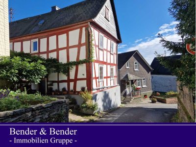 Ein Stück Geschichte: Liebevoll renoviertes Bauernhaus von 1700 direkt an einer Burg gelegen!