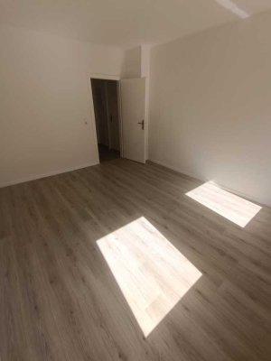 2 Zimmer Wohnung mit 40 qm Dachterrassennutzung