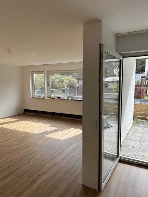 Renovierte große 2-Zimmerwohnung mit Balkon in Ludwigsburg-Süd
