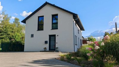 Neuwertiges Einfamilienhaus mit Südterrasse in ruhiger Lage