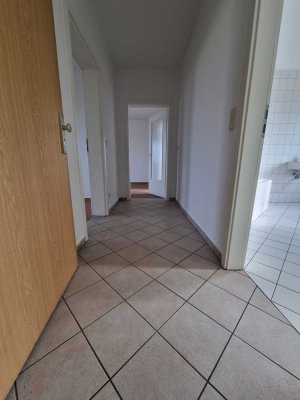 große 2-Zimmer-Wohnung mit Balkon