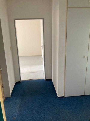 2-Zimmerwohnung mit Balkon für Selbstrenovierer - 2 Kaltmieten geschenkt!