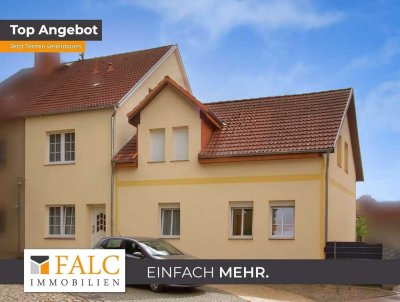 Effizienz pur: Gedämmter Altbau mit neuerem Dach & modernem 2000er-Anbau
