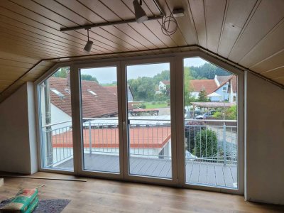 Helle, modernisierte 3-Zimmer-Dachgeschosswohnung mit Balkon in Ansbach-Brodswinden