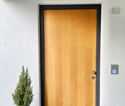 Exklusives Wohnen: Loftartiges Stadthaus mit Garten