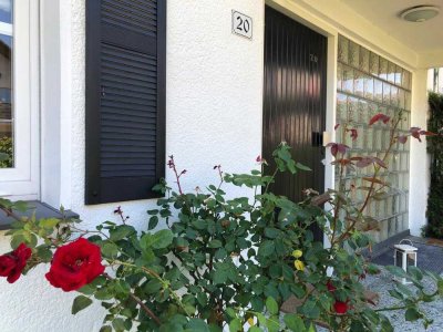 Elegantes Doppelhaus in ruhiger Lage in Leverkusen-Hitdorf