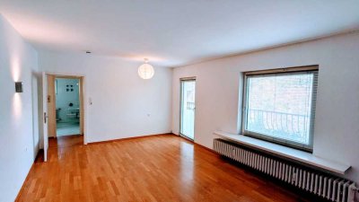 Ab 1. April 2026: Großzügige 2 1/2 Zimmer-Wohnung mit Balkon, EBK, Nähe S-Bahn Untermenzing