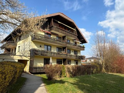 Große, sonnendurchflutete 4-Zimmer-DG-Wohnung für Familie, mit großem Balkon, Stellplatz und Ausbaureserve - in ruhiger Wohnlage