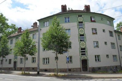 Hochwertig sanierte Altbauwohnung mit Balkon im Leipziger Süden!