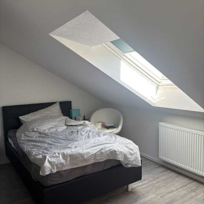 Stilvolle 2-Zimmer-Wohnung mit Balkon und EBK in Raunheim