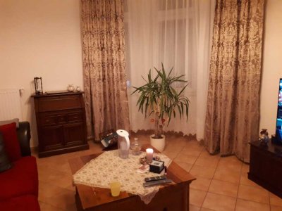 Schöne 2- Zimmer Altbauwohnung mit Blick auf den Rheinturm