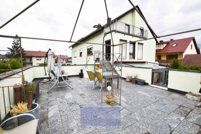 GROSSE 8 ZIMMER  MAISONETTE WOHNUNG - EIGENER GARTEN - DACHTERRASSE - DOPPELGARAGE