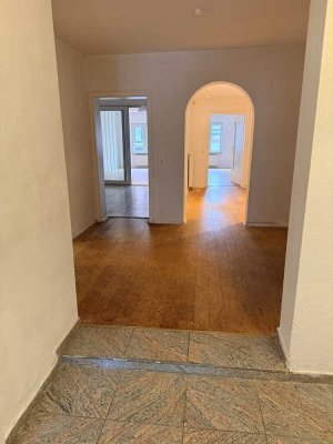 INNENSTADTLAGE!! Geräumige Wohnung in der Emder Innenstadt zu vermieten