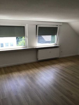 Lichtdurchflutete DG-Wohnung mit herrlichem Ausblick ins Grüne
