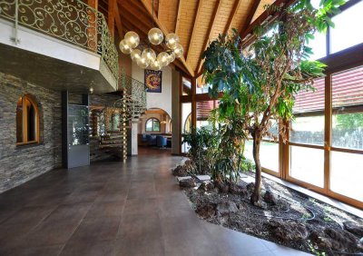 Großzügige Villa mit Stil – Lichtdurchflutetes Wohnerlebnis auf Traumgrundstück!
