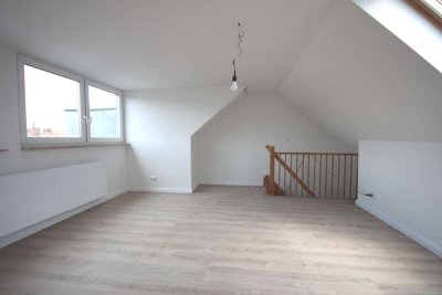 Nippes 2 Zimmerdachgeschoß , Balkon -Keine WG-
