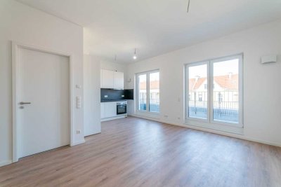 Bright Penthouse Apartment with 2 Bedrooms, 2 Bathrooms and Large Balcony Apt 152