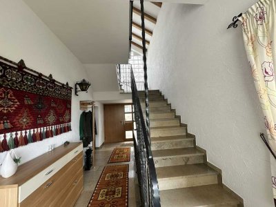 Großes Anwesen mit 2 Wohnhäusern und Nebengebäuden