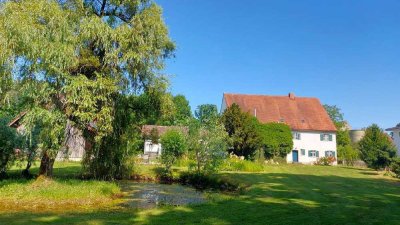 Das eigene Paradies: Forsthaus, Scheune, Obstbäume, kleine Insel etc.