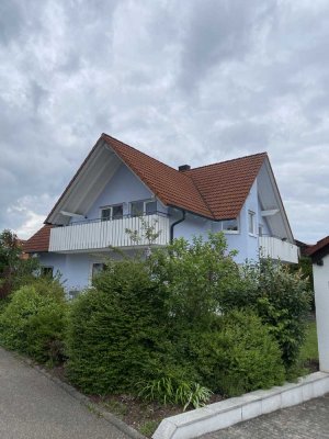 Helle 4-Zimmer Anliegerwohnung mit Stellplatz in ruhiger Lage ab 01.07.2025
