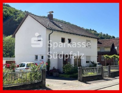 Sehr gepflegtes Einfamilienhaus mit großem Gartengrundstück