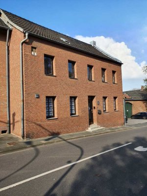 Historisches Einfamilienhaus mit modernem Komfort – stilvoll wohnen in Bergheim!