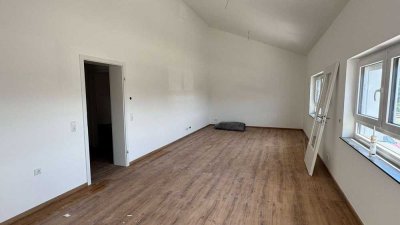 Erstbezug nach Sanierung: 2-Zimmer-Wohnung mit Balkon in Edingen
