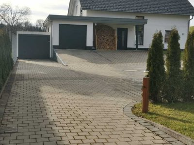Schönes neuwertiges Haus zu vermieten