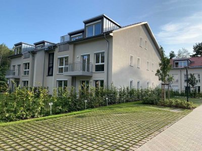 Stilvolle, geräumige und hochwertige 2-Zimmer-EG-Wohnung mit Balkon und EBK in Bestensee