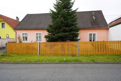 Gemütliches Landhaus mit Nebengebäude direkt in Groß-Siegharts