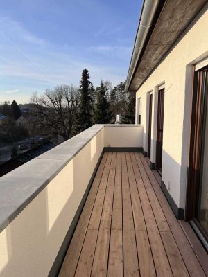 Sonnige 4-Zimmer-Wohnung mit EBK und Balkon mit in Burglengenfeld
