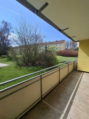 Modernisierte 4-Zimmer Wohnung mit Balkon - Bezugsfrei