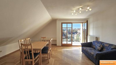 DACHGESCHOSSWOHNUNG MIT BALKON BEIM ROTEN BERG