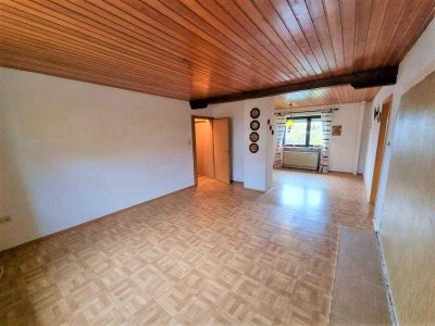 +++ Großzügiges Ein- bis Zweifamilienhaus mit sonnigem Garten, Garage und Nebengebäude in bevorzu...
