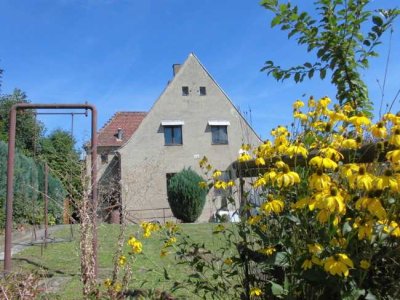 Großes Haus mit Instandsetzungsbedarf